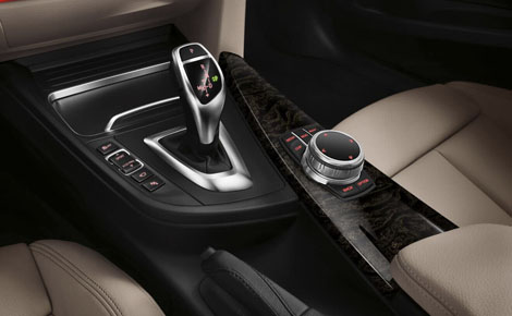 2018 BMW 3 Series Interior Gallery Image