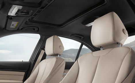2018 BMW 3 Series Interior Gallery Image