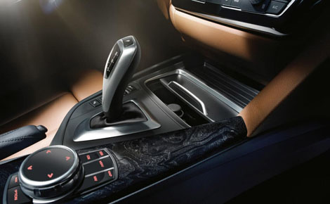 2018 BMW 3 Series Interior Gallery Image