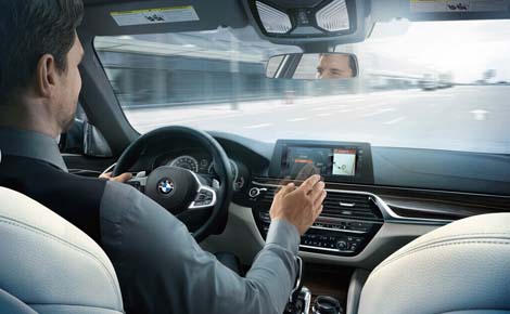 2018 BMW 5 Series GESTURE CONTROL