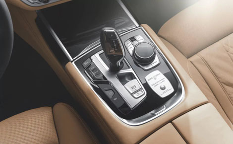 2018 BMW 7 Series Interior Gallery Image