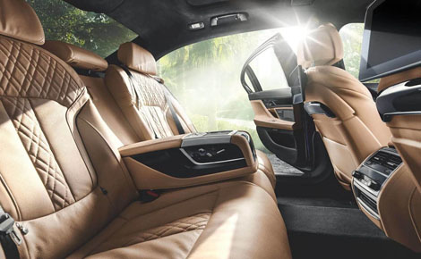 2018 BMW 7 Series Interior Gallery Image