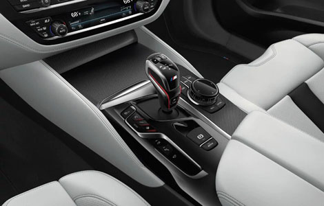 2018 BMW M Series SHIFTING CHARACTERISTICS