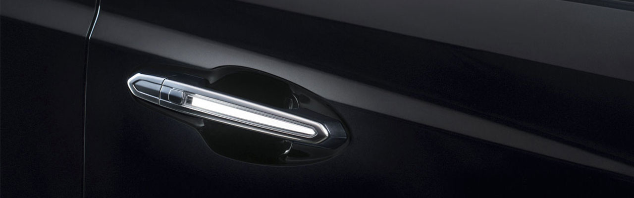 2018 Cadillac XT5 CROSSOVER exterior gallery illuminated door handles