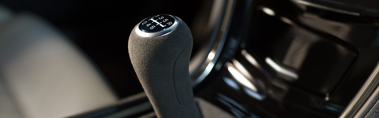 2018 Cadillac ATS-V Sedan interior maunal shifter