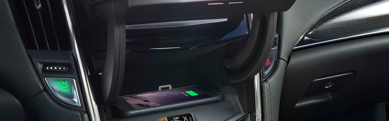 2018 Cadillac ATS-V Sedan interior wireless charging