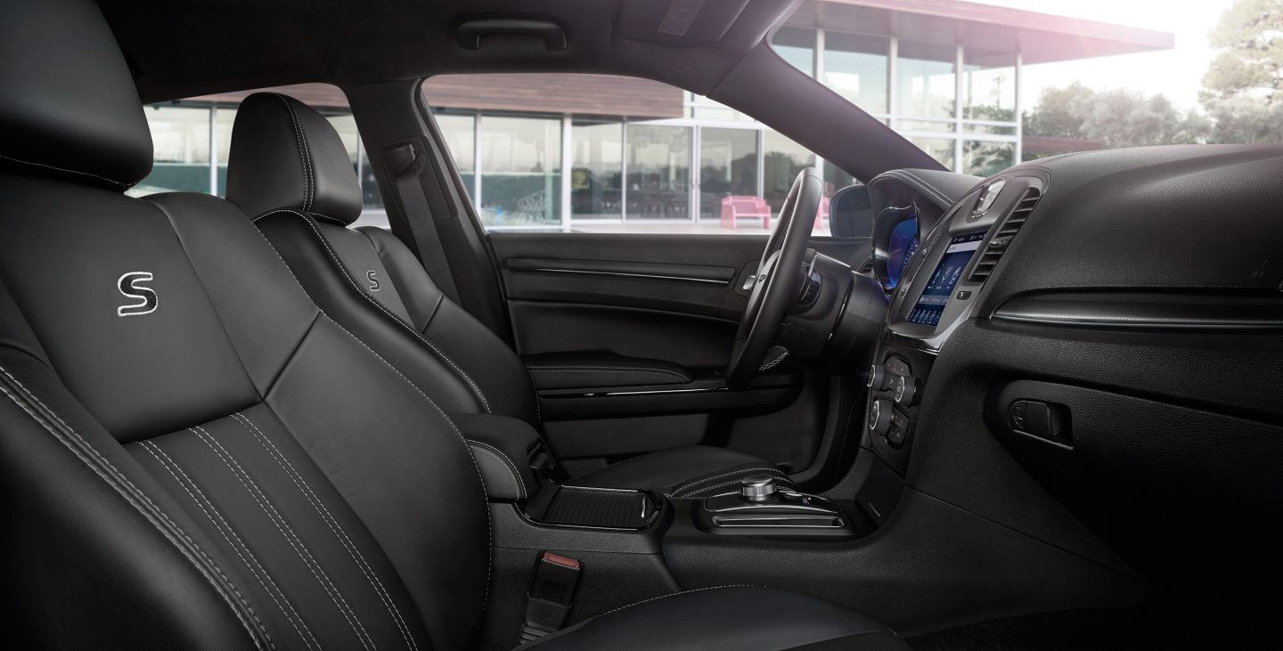 2018 Chrysler 300 Limited Interior Gallery Image