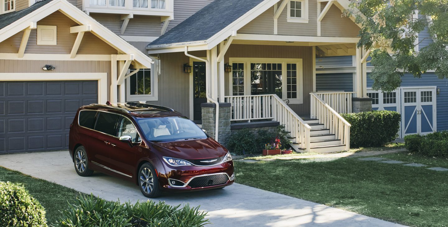 2018 Chrysler Pacifica Hybrid Exterior Gallery Image