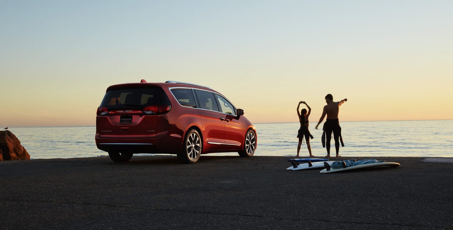 2018 Chrysler Pacifica Hybrid Exterior Gallery Image