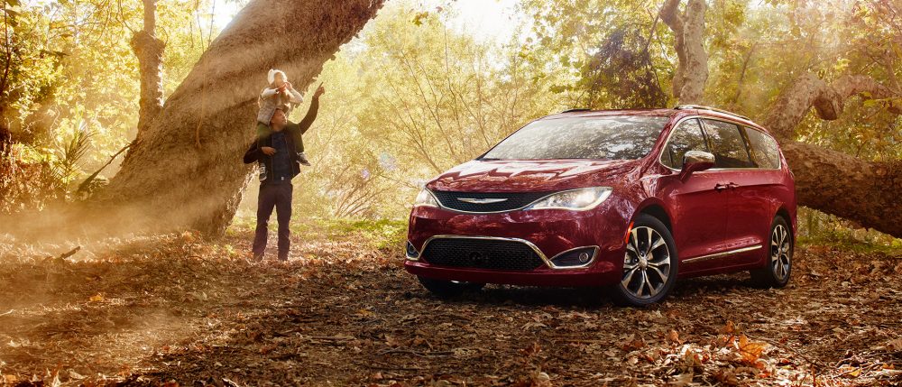 New 2018 Chrysler Pacifica Limited Exterior - YOU'VE NEVER LOOKED SMARTER