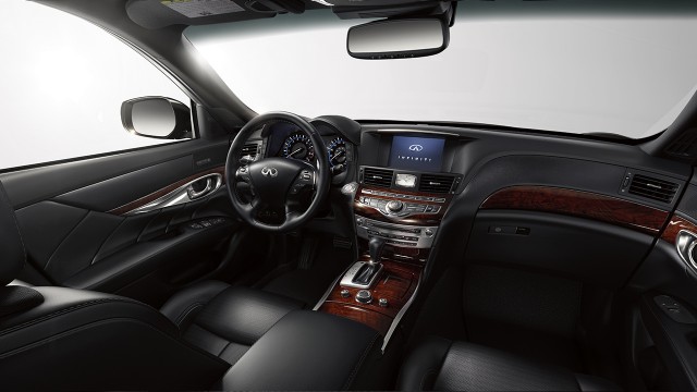 2018 Infiniti Q70 Interior Gallery Image