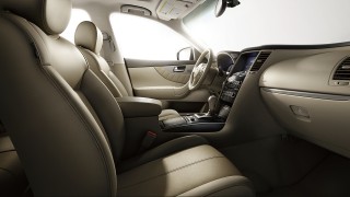 2018 Infiniti QX70 Interior Gallery Image