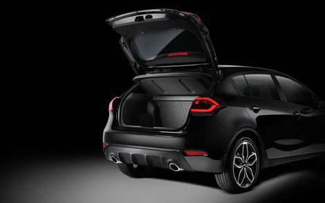 2018 Kia Forte5 OPEN UP POSSIBILITIES.
