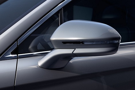 2018 Lincoln MKX AVAILABLE AUTO-FOLDING POWER MIRRORS