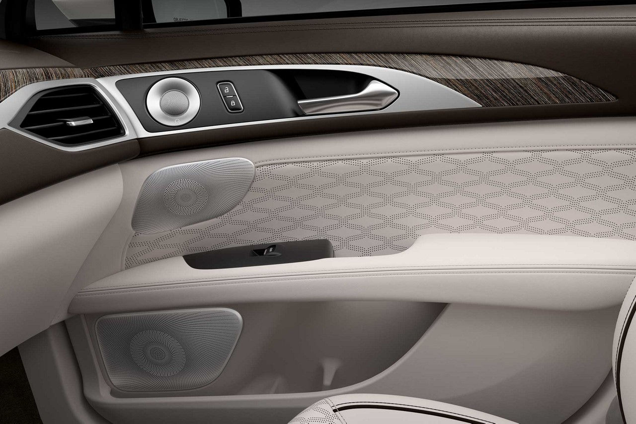 2018 Lincoln MKZ Hybrid Interior Gallery Image