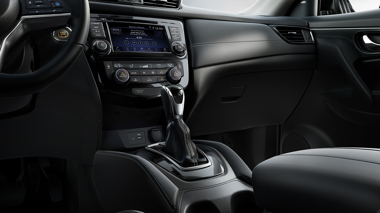 2018 Nissan Rogue Interior Gallery Image