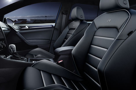 2018 Volkswagen Golf R Interior Gallery Image