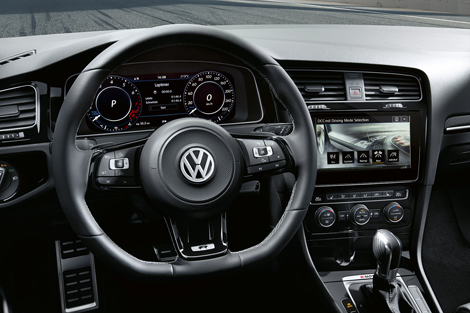 2018 Volkswagen Golf R Interior Gallery Image