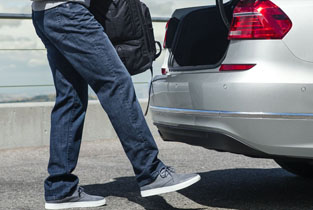 2018 Volkswagen Passat Hands-Free Easy Open Trunk