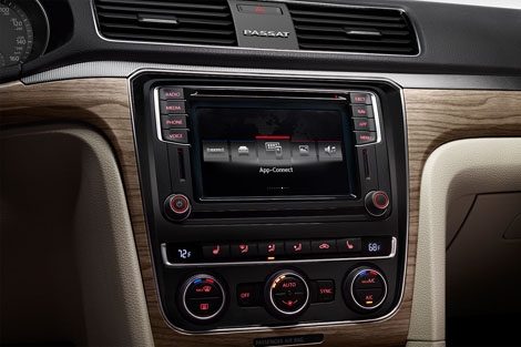 2018 Volkswagen Passat Interior Gallery Image