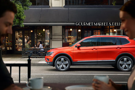 2018 Volkswagen Tiguan Exterior Gallery Image